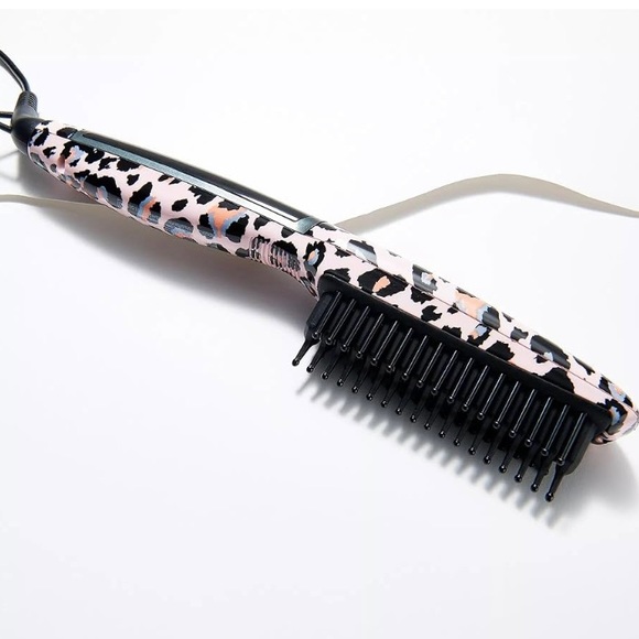 Calista Other - NEW Calista Triangl Pro Heated Detailer Brush Cheetah Straighten Curl Styling